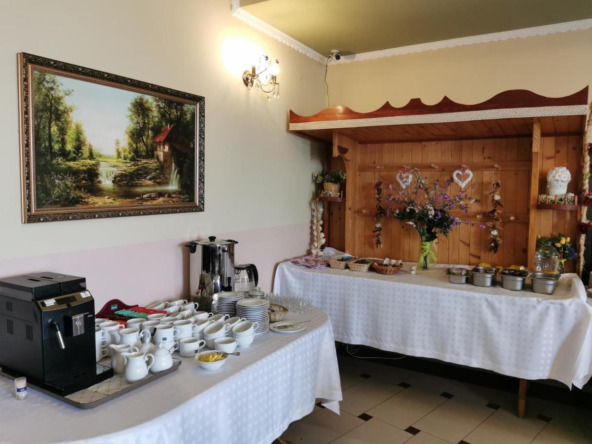 Palac Koronny Noclegi & Wypoczynek Wodzisław Dış mekan fotoğraf